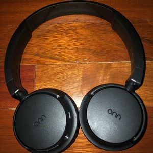 ONN bluetooth headphones. Charger provided.
